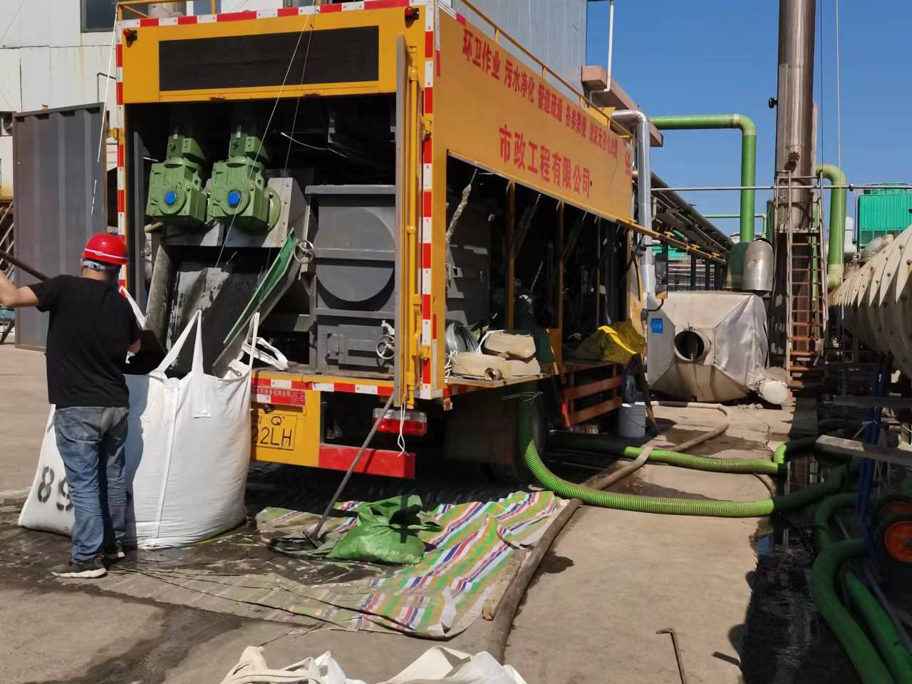 电白淤泥压干处理